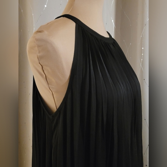 ​Vince. Black Sunburst Pleated Neck Halter Maxi Dress - 10 - Picture 5 of 15